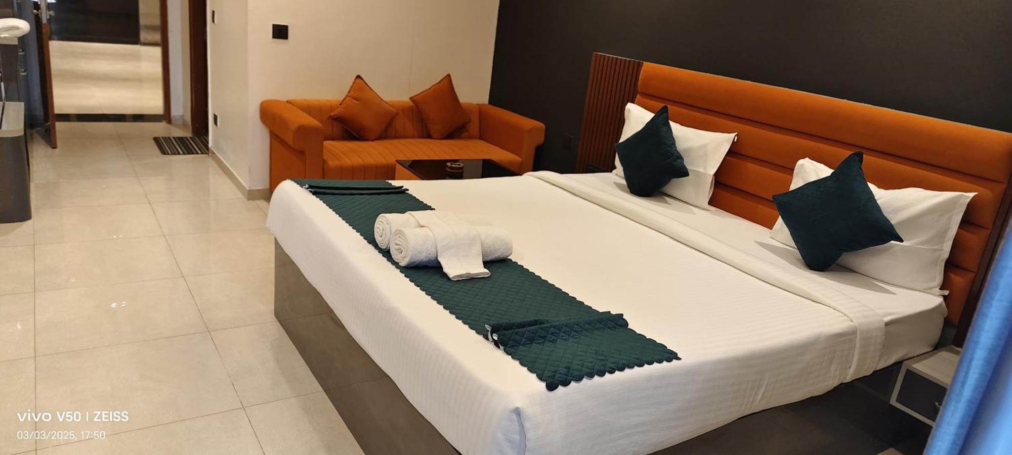 Hotel Maple Tree - Near Ekana Cricket Stadium - Lucknow Esterno foto