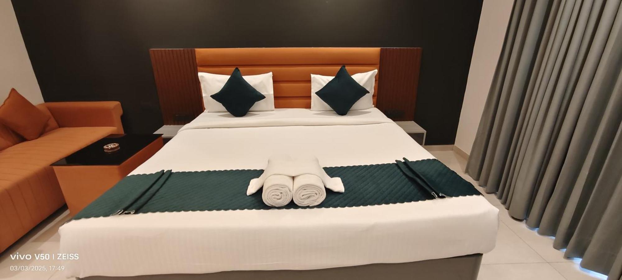 Hotel Maple Tree - Near Ekana Cricket Stadium - Lucknow Esterno foto